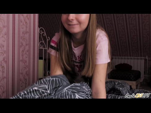 ❤️ Blondie BFF-ya xwe bi kûr dimije û di devê xwe de diqelişe ❤️❌ Vîdyoyê seksî li ku.niceporn-tv.ru ❌️❤