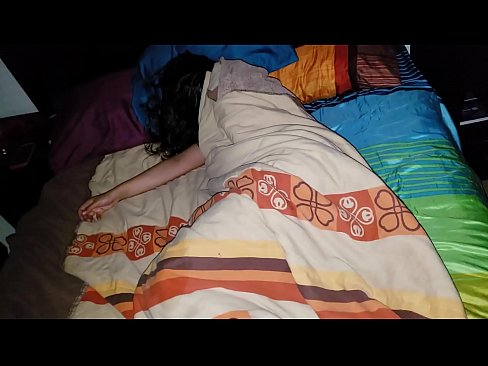 ❤️ Stepson dema ku di xew de ye, xatirê dayika xwe ya ciwan dike. ❤️❌ Vîdyoyê seksî li ku.niceporn-tv.ru ❌️❤
